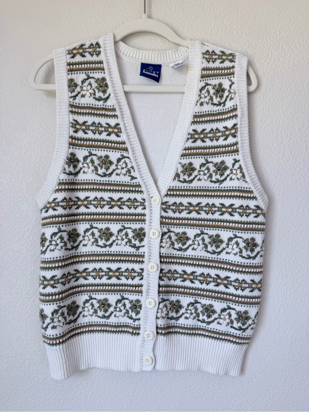 EP Pro White Cotton Fair Isle Floral Embroidered Button Sweater Vest M Preppy